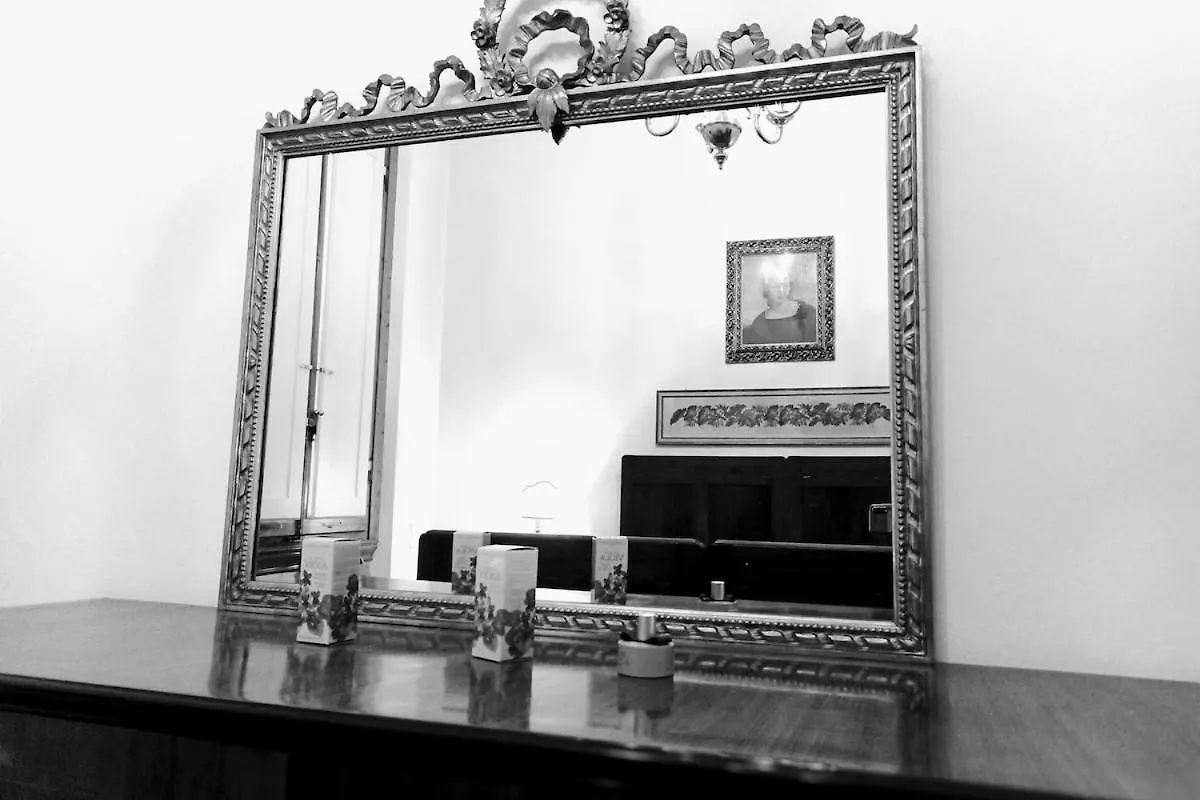 Apartment Nobility Home In The Heart Of Florence!